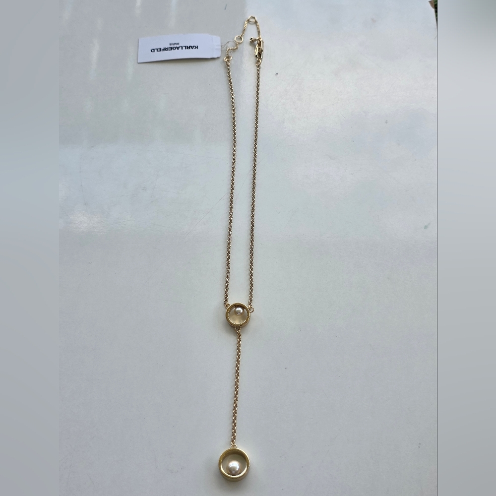 KARL LAGERFELD PARIS Gold-Tone Imitation Pearl Lariat Necklace 16" + 3" extender - Picture 2 of 9